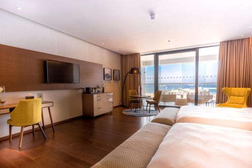 Radisson Blu Hotel Larnaca - image 7