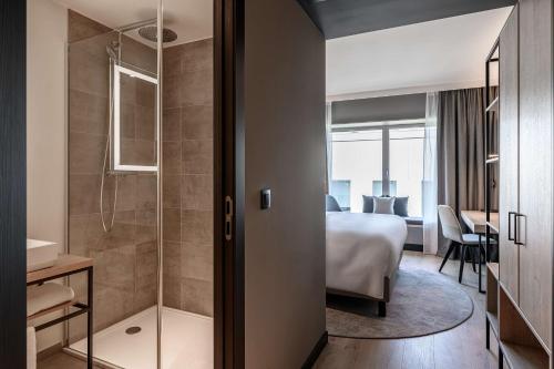 Standard Room image 5