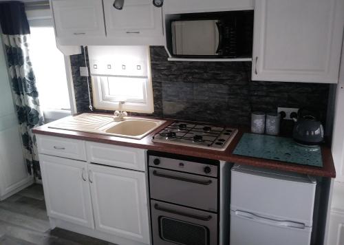 4 BERTH CARAVAN silver beach INGOLDMELLS
