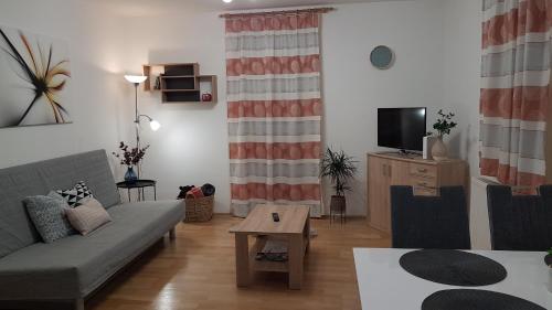 Központhoz közeli - Cool Tettye Apartman (Kozponthoz kozeli - Cool Tettye Apartman) in เมซเซกอลดัล