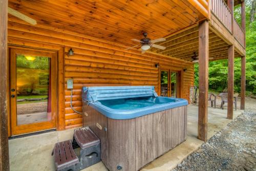 Laurel Waters in Ellijay, USA