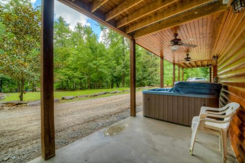 Laurel Waters in Ellijay, USA