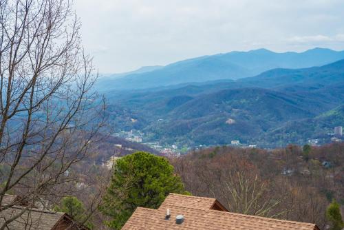 Gatlinburg Summit Condo #6208