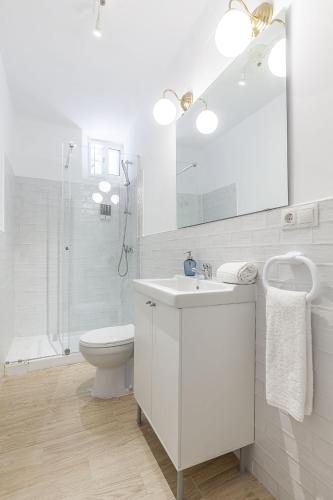 ELEGANTE APT DE DISEÑO 2 HAB SEVILLA WIFI-5 PAX - image 3