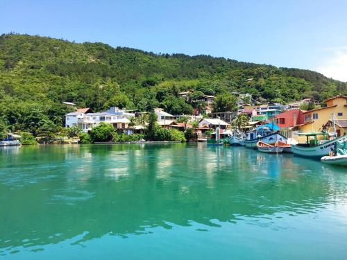 Barra Surf Hostel Florianopolis in 巴拉達拉戈阿海灘
