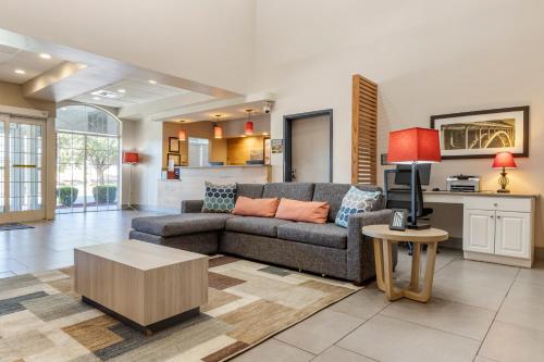 คันทรี อินน์ แอนด์ สวีท บาย เรดิสัน แลมเบอร์ตัน นอร์ทแคโรไลนา (Country Inn & Suites by Radisson, Lumberton, NC) in แลมเบอตัน (NC)