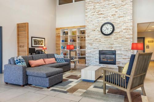 คันทรี อินน์ แอนด์ สวีท บาย เรดิสัน แลมเบอร์ตัน นอร์ทแคโรไลนา (Country Inn & Suites by Radisson, Lumberton, NC) in แลมเบอตัน (NC)