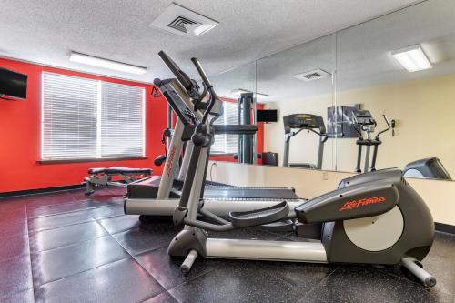 Country Inn & Suites by Radisson Lumberton NC - image 6