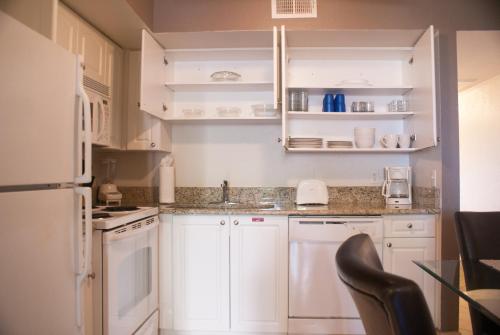 Kitchen, Grand Lake & Lifetime of Vacations Resorts near Pandora - The World of Avatar