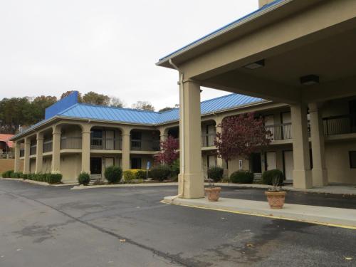 Hotelli välisilme, Travelodge by Wyndham Knoxville East near Historic Ramsey House