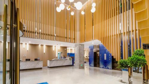 Exterior view, Holiday Inn Express Shanghai Hongqiao North By IHG near ShangShi Cu CaiGuan