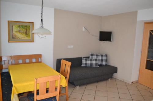 Two-Bedroom Apartment (4 Adults) with Terrace