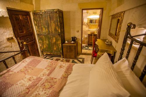 Royal Cave Hotel - image 10