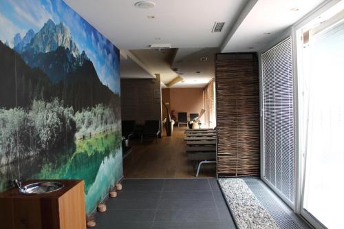 阿爾皮納酒店 (Hotel Alpina) in 克朗傑斯卡哥拉