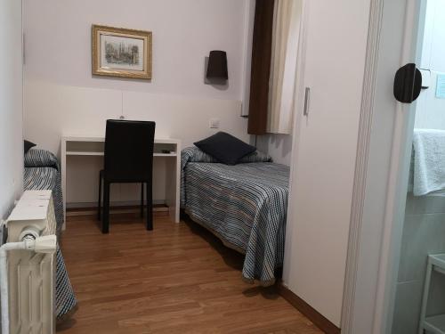 Hostal Lesseps - image 5