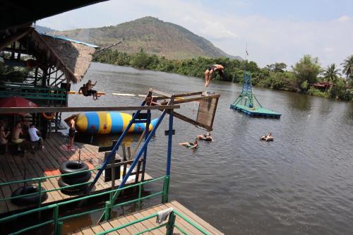 

Arcadia Backpackers & Waterpark