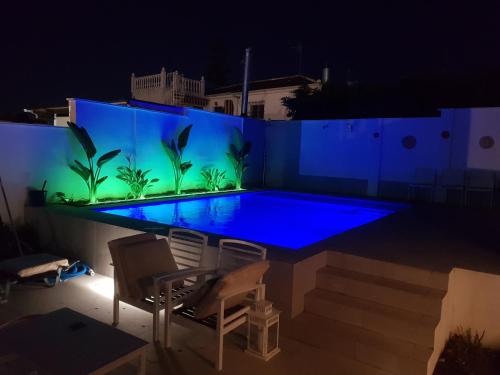 Lovely bungalow for four close to beach and city in Torrevieja