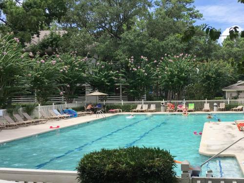 New Listing! Renovated Condo With Pools - Near Beach Villa - image 5