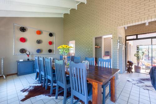 Kareefontein 8 Bedroom Lodge IKH1 in 塔巴津比