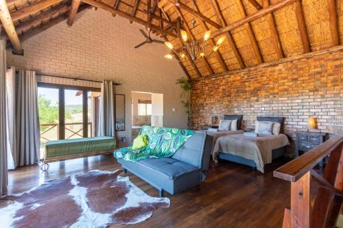 Kareefontein 8 Bedroom Lodge IKH1 in 塔巴津比
