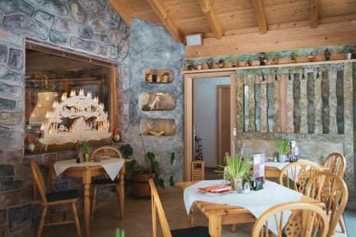 Restorāns, Gaststätte und Pension Zum Torfstich (Gaststatte und Pension Zum Torfstich) in Stutzengrun
