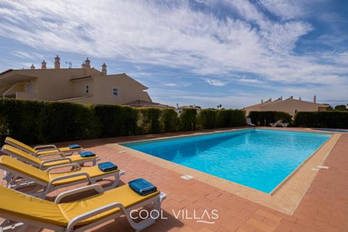 Villa Lorenzo - walking distance to beach 