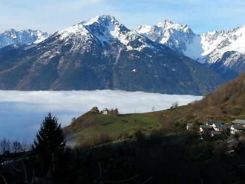 Double or Twin Room with Mountain View