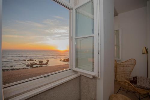 Liiiving in Porto - Luxury Beachfront Apartments, Porto (photo 9)