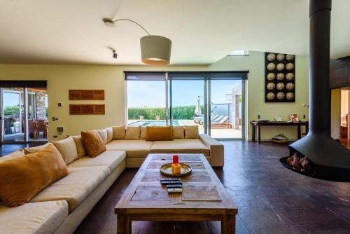 Ferragudo Premium Villa - heatable pool & river views