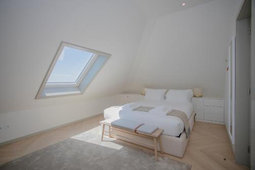 Liiiving in Porto - Luxury Beachfront Apartments, Porto (photo 5)