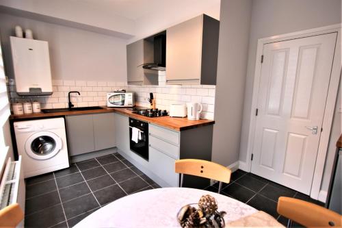 Brunswick Square Apartments by Roomsbooked - image 12