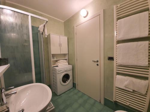 Two-Bedroom Apartment with Sea View image 1