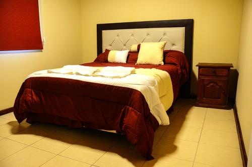 1 queen bed, 2 sofa beds