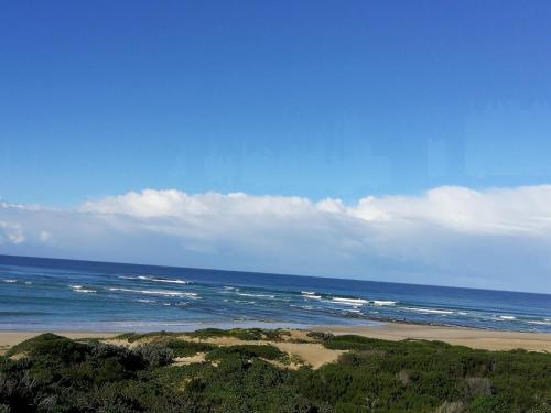 The Sparrow's Nest Beach-Front Self-catering The Sparrow's Nest Beach-Front Self-catering