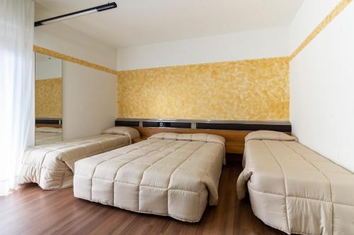 Park Hotel - image 12