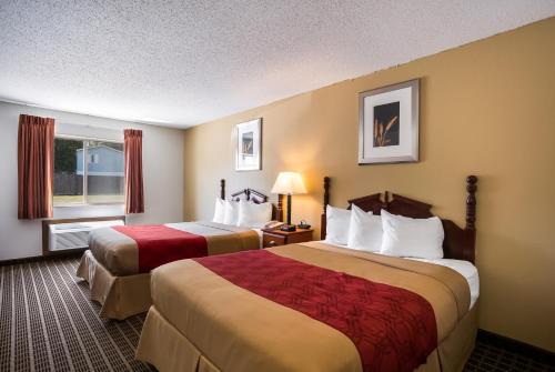 Rodeway Inn Cedar Rapids - image 14