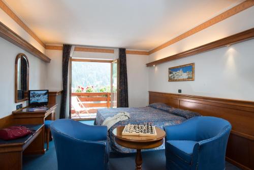 Deluxe Double or Twin Room with Balcony