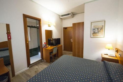 Double Room (1 Adult)