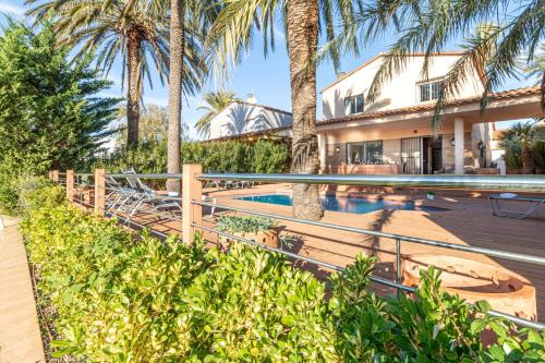 Villa with Private Pool image 6