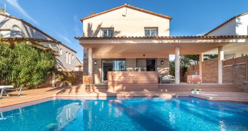 Villa with Private Pool image 3