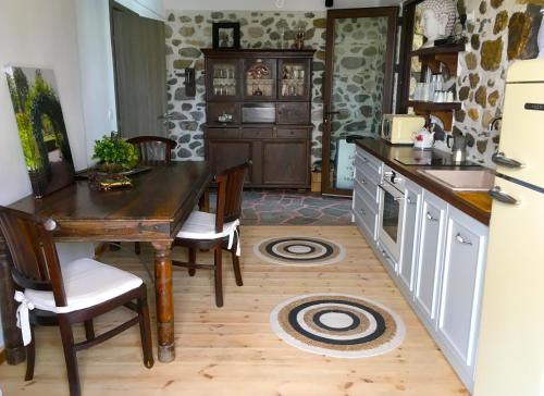  Luxus Apartments mit Pool Tymbos Kasta, 62049 Evkarpía