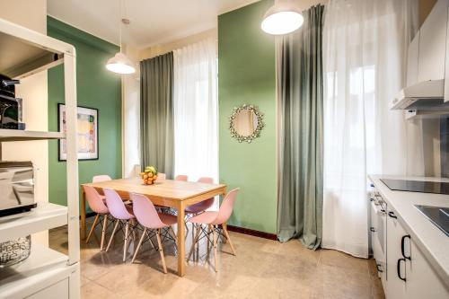 Popolo and Villa Borghese Deco Apartment - image 3