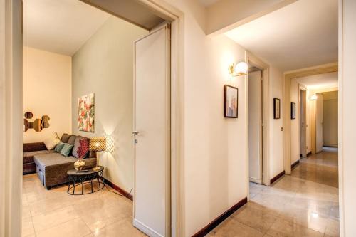 Popolo and Villa Borghese Deco Apartment - image 11