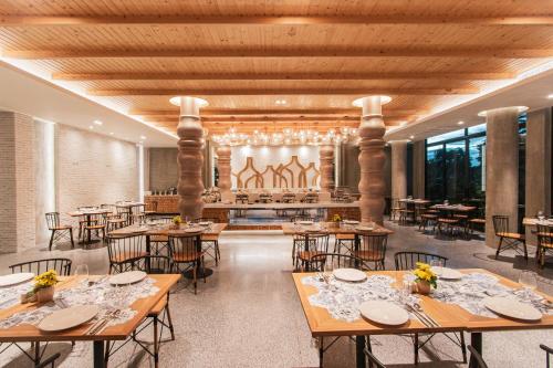 Restaurant, Rachabhura Hotel in Ratchaburi