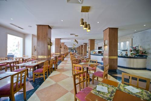 Restaurant, Amphoras Aqua in Ras Umm Sid