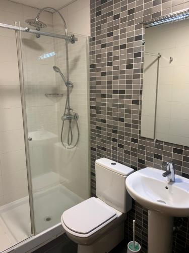 Triple room, shower, 3 beds
