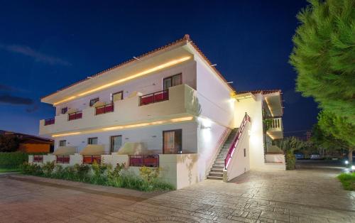 Canadian Hotel in Laganas