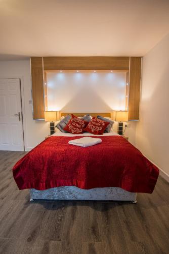 Luxury Home with Parking gîte à louer Frizinghall Railway Station