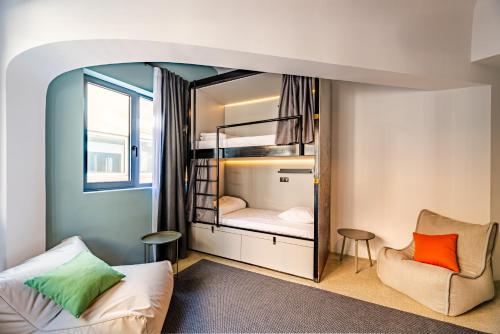 Athens Hub Hostel - image 2