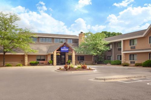 Entrance, AmericInn Hotel & Event Center in Mankato (MN)